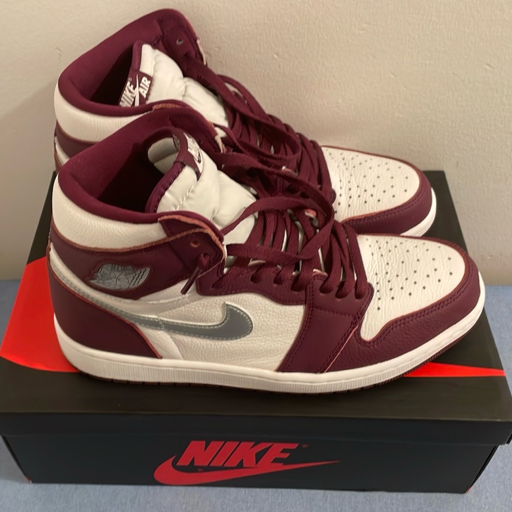 Air Jordan 1 Retro High OG 'Bordeaux'